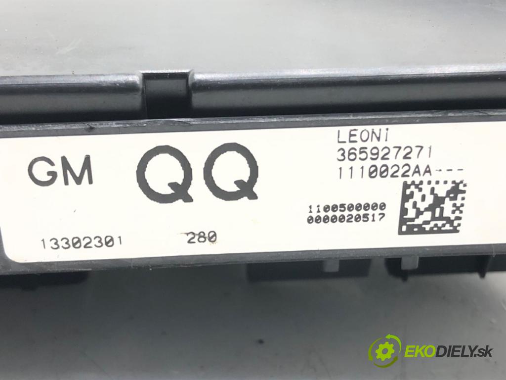 OPEL ASTRA J (P10) 2009 - 2015    1.4 Turbo (68) 103 kW [140 KM] benzyna 2009 - 2015  modul BSI 13302301 (Pojistkové skříňky)