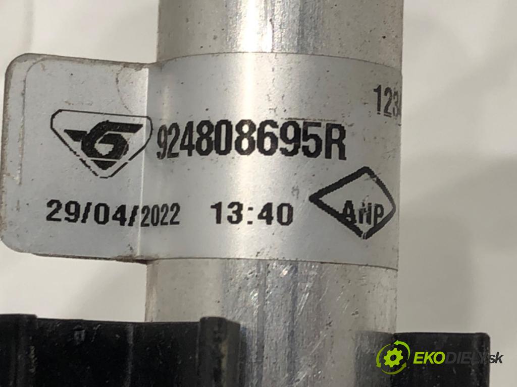 RENAULT KADJAR (HA_, HL_) 2015 - 2022    1.3 TCe 140 103 kW [140 KM] benzyna 2018 - 2022  rúrka klimatizácie 924808695R (Rúrky klimatizácie)