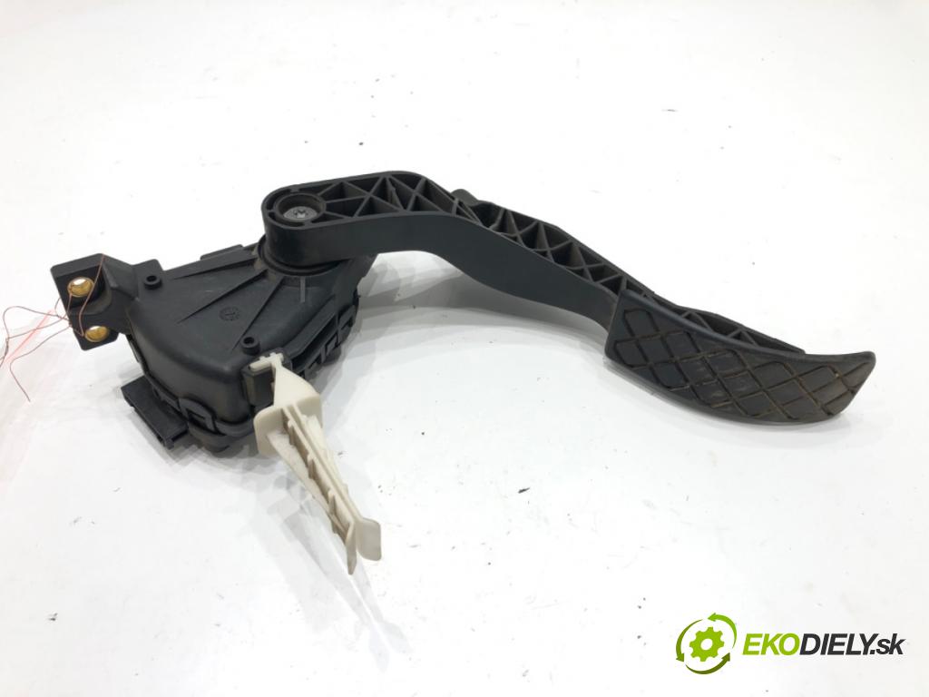 AUDI A3 (8L1) 1996 - 2006    1.6 75 kW [102 KM] benzyna 2000 - 2003  Potenciometer plynu 1J1721503J (Pedále)