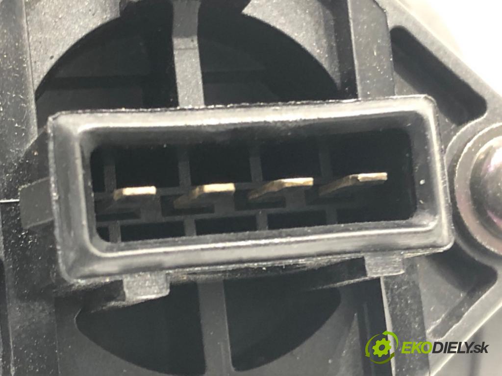 AUDI A4 B5 Avant (8D5) 1994 - 2002    1.8 T 110 kW [150 KM] benzyna 1996 - 2001  Váha vzduchu  (Váhy vzduchu)