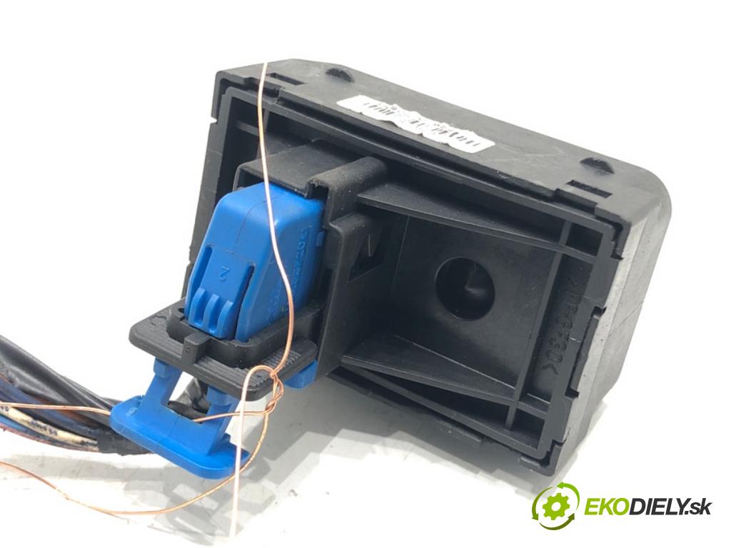 FIAT GRANDE PUNTO (199_) 2005 - 2022    1.3 D Multijet (199.AXD11, 199.AXD1A, 199.AXD1B,... 66 kW [90 KM] olej napędowy 2005 - 2010  Prepínač nastavenia spätných zrkadiel  (Prepínače, spínače, tlačidlá a ovládače kúrenia)