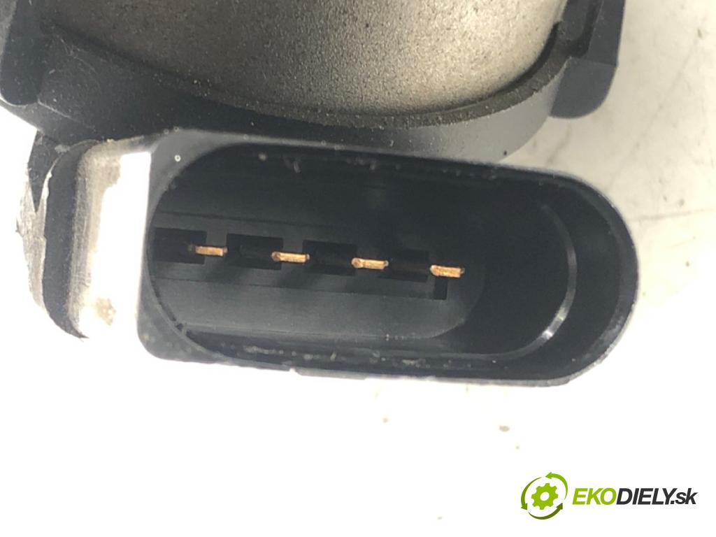 AUDI A2 (8Z0) 2000 - 2005    1.4 55 kW [75 KM] benzyna 2000 - 2005  Mechanizmus stieračov predný 8Z0955113 (Motorčeky stieračov predné)