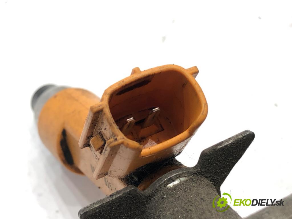 SUZUKI SWIFT IV (FZ, NZ) 2010 - 2022    1.2 (AZH 412) 69 kW [94 KM] benzyna 2010 - 2022  Lišta vstrekovacia  (Vstrekovacie lišty)