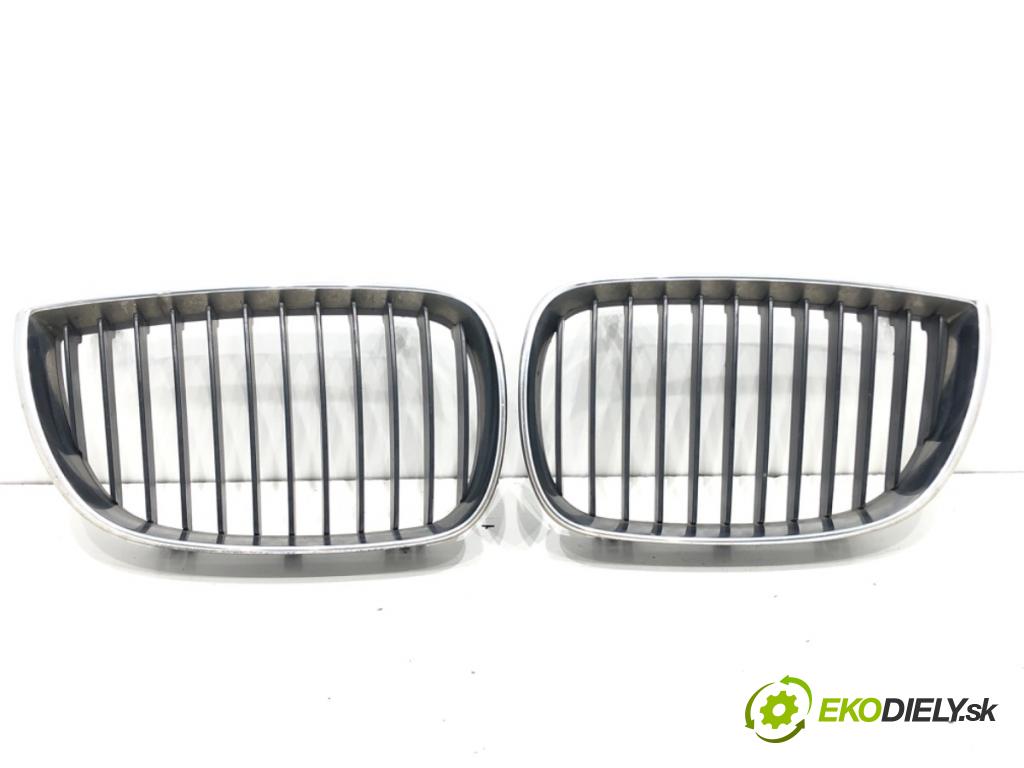 BMW 1 (E87) 2003 - 2013    118 d 90 kW [122 KM] olej napędowy 2004 - 2007  mřížka maska 7128614 7128613 (Mřížky (masky) chladičů)