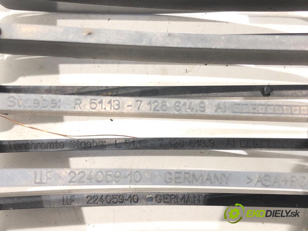 BMW 1 (E87) 2003 - 2013    118 d 90 kW [122 KM] olej napędowy 2004 - 2007  mřížka maska 7128614 7128613 (Mřížky (masky) chladičů)