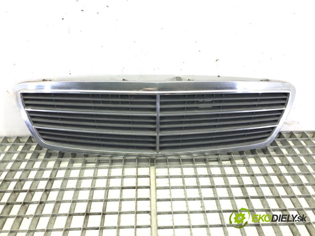 MERCEDES-BENZ KLASA C (W203) 2000 - 2007    C 180 (203.035) 95 kW [129 KM] benzyna 2000 - 2002  mřížka maska  (Mřížky (masky) chladičů)