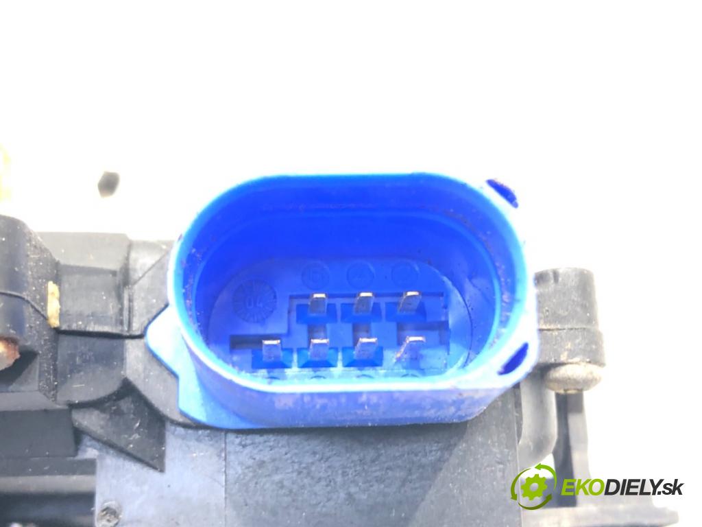 VW GOLF V (1K1) 2003 - 2010    1.9 TDI 77 kW [105 KM] olej napędowy 2003 - 2008  zámok dveře pravý zadní část 7L0839016
