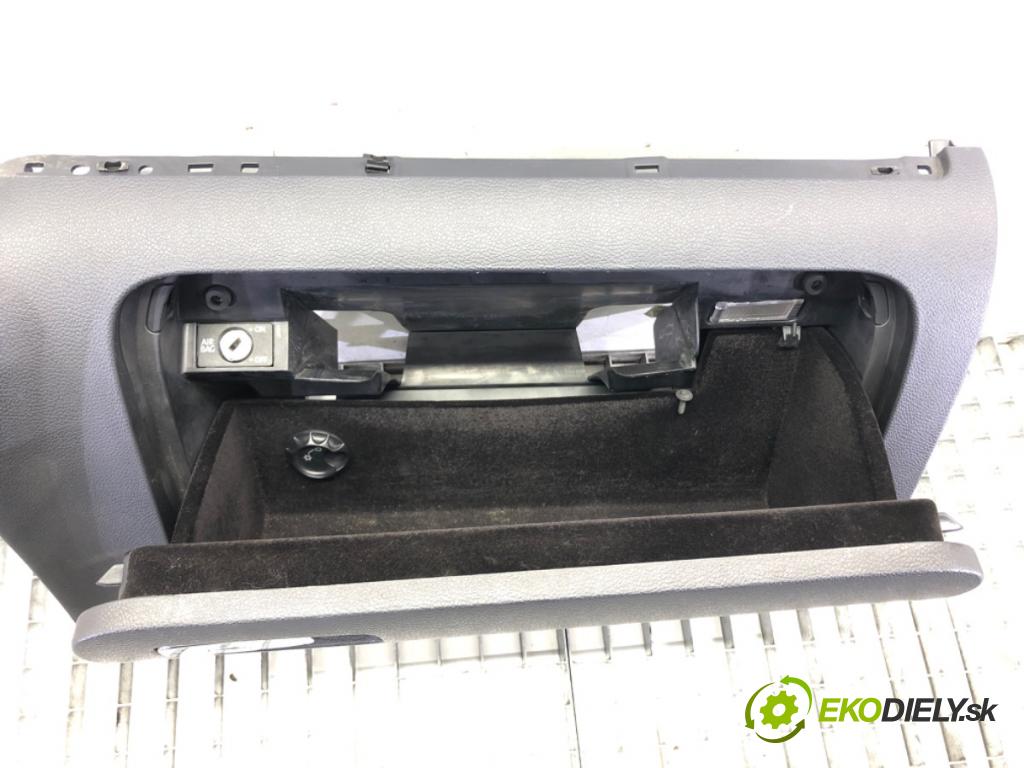 VW GOLF V (1K1) 2003 - 2010    1.9 TDI 77 kW [105 KM] olej napędowy 2003 - 2008  Priehradka, kastlík spolujazdca  (Priehradky, kastlíky)