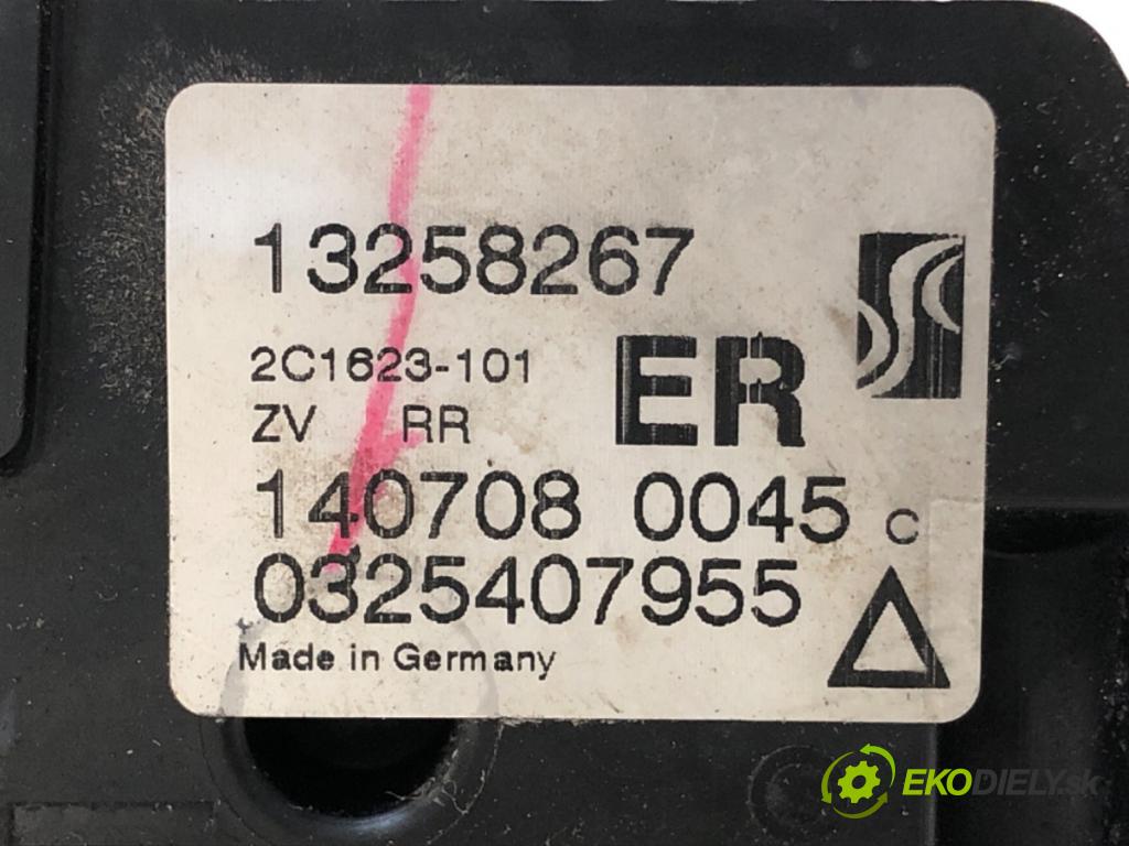 OPEL CORSA D (S07) 2006 - 2014    1.2 (L08, L68) 59 kW [80 KM] benzyna 2006 - 2014  zámok dveře pravý zadní část 13258267