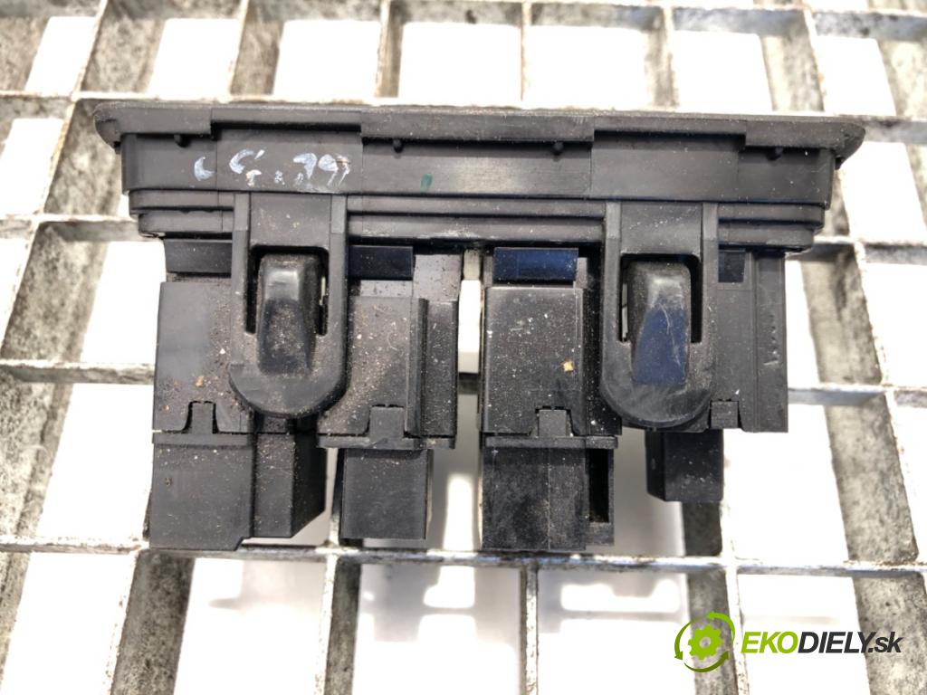 RENAULT TRUCKS D 2013 - 2022    D CAB 2M  Panel prepínačov  (Prepínače, spínače, tlačidlá a ovládače kúrenia)