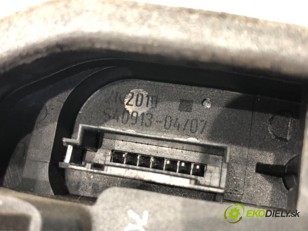 BMW E90 sedan 2007 90 kW 318 d 1995 zámok dveře pravý zadní část