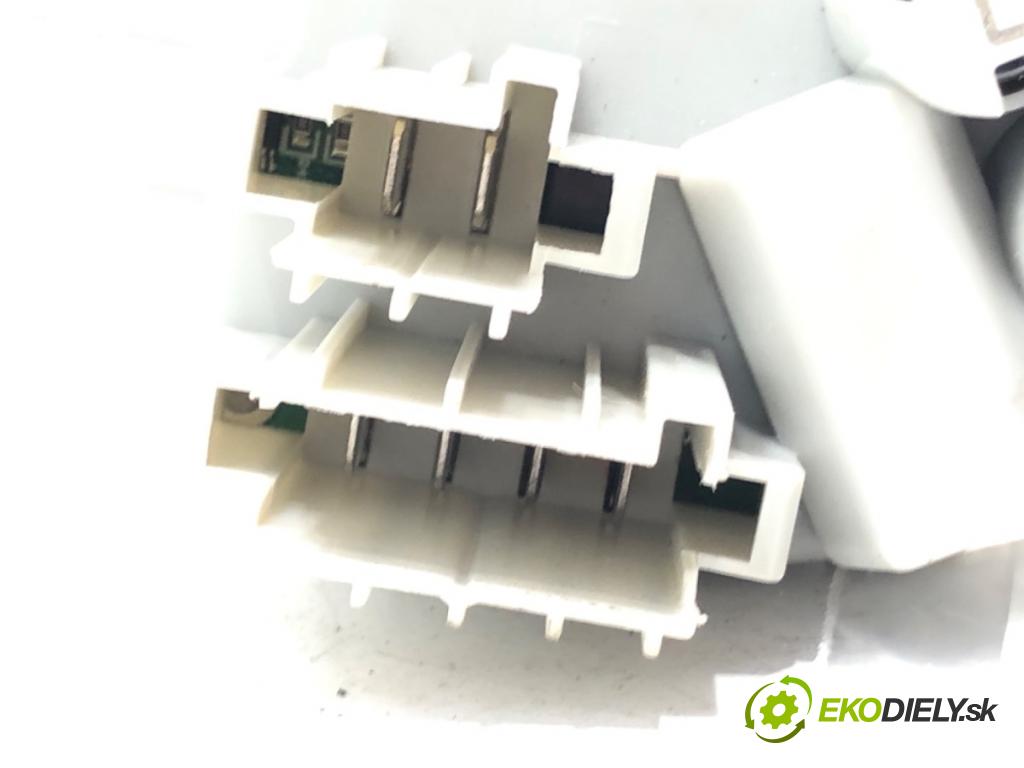 BMW 3 (E90) 2004 - 2012    318 d 90 kW [122 KM] olej napędowy 2005 - 2007  Odpor, rezistor kúrenia vzduchu  (Odpory (rezistory) kúrenia)