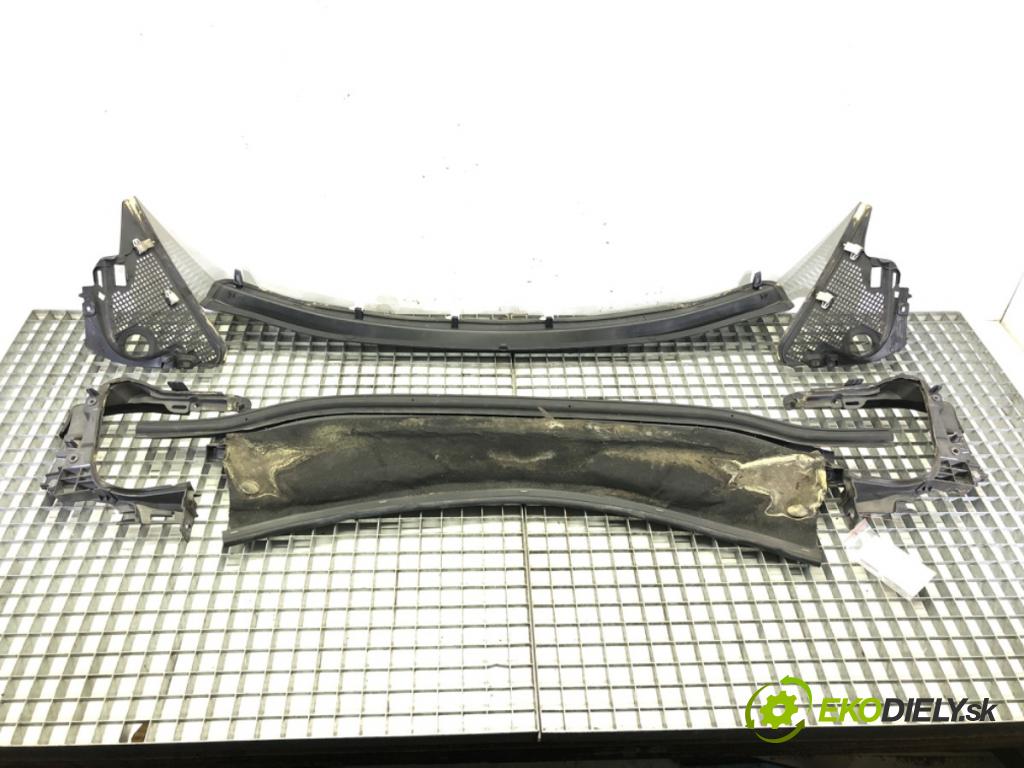 RENAULT SCÉNIC III (JZ0/1_) 2008 - 2022    1.6 dCi (JZ00, JZ12) 96 kW [130 KM] olej napędowy   torpédo plast pod čelní okno 668100006R (Torpéda)