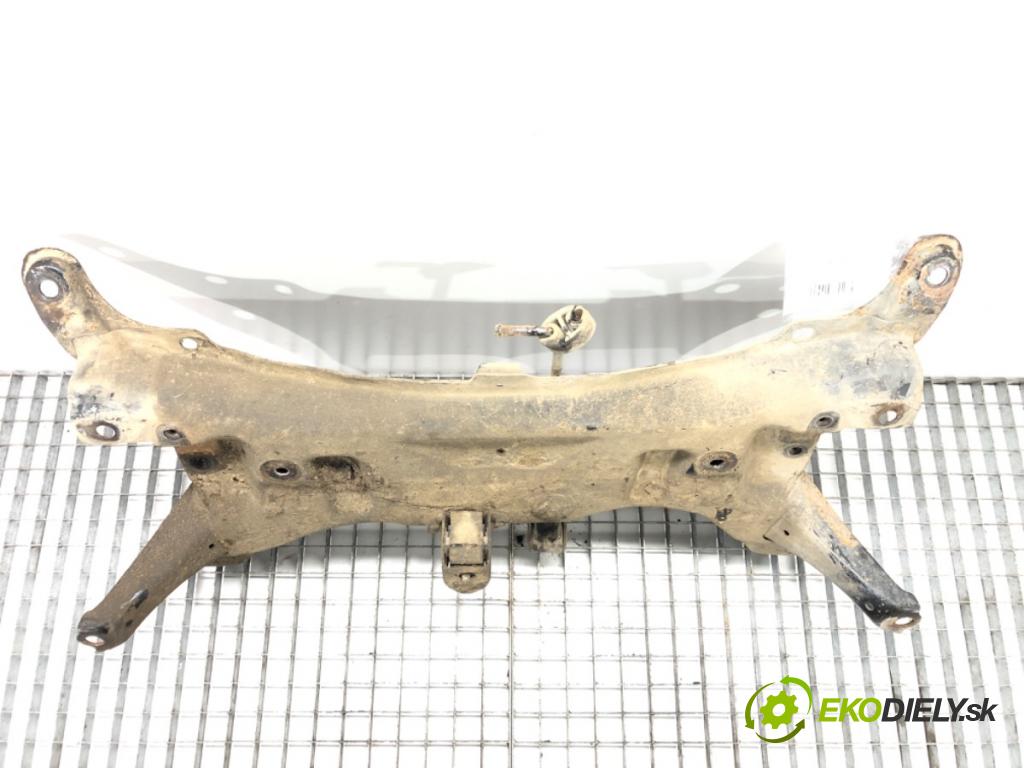 TOYOTA AYGO (_B1_) 2005 - 2014    1.0 (KGB10_) 50 kW [68 KM] benzyna 2005 - 2014  výztuha pod motor  (Výztuhy přední)