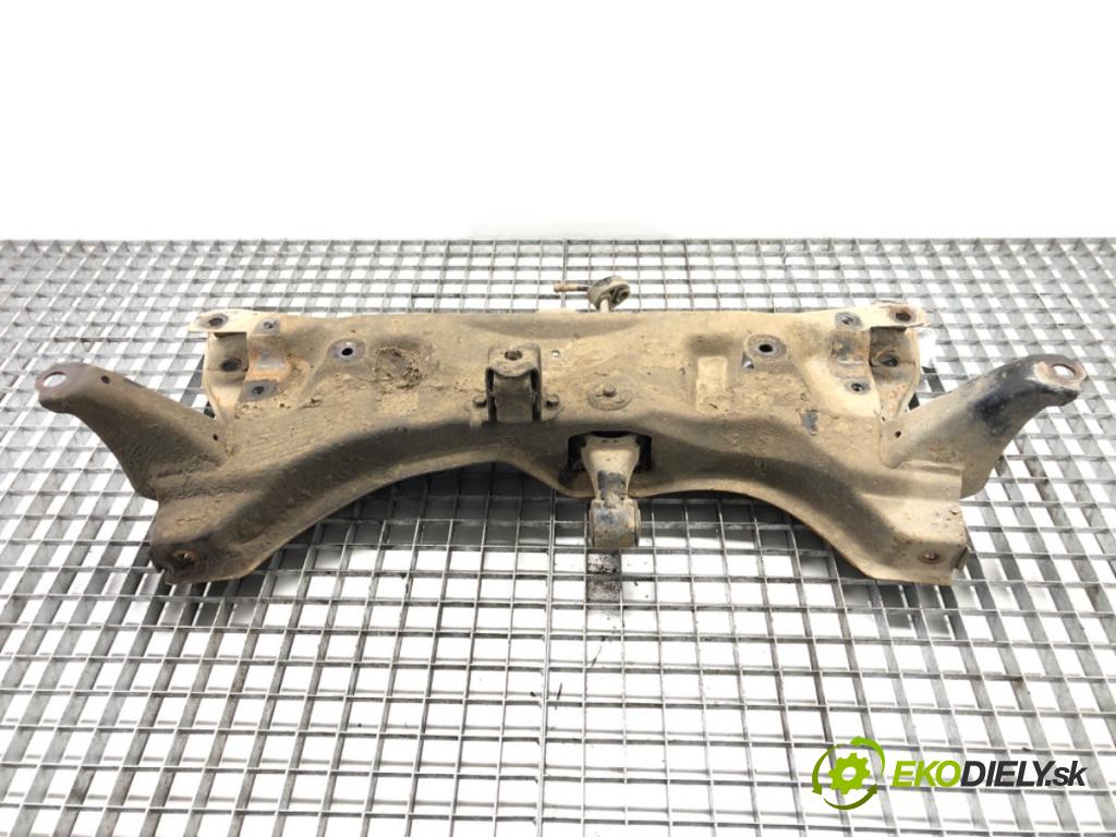 TOYOTA AYGO (_B1_) 2005 - 2014    1.0 (KGB10_) 50 kW [68 KM] benzyna 2005 - 2014  výztuha pod motor  (Výztuhy přední)