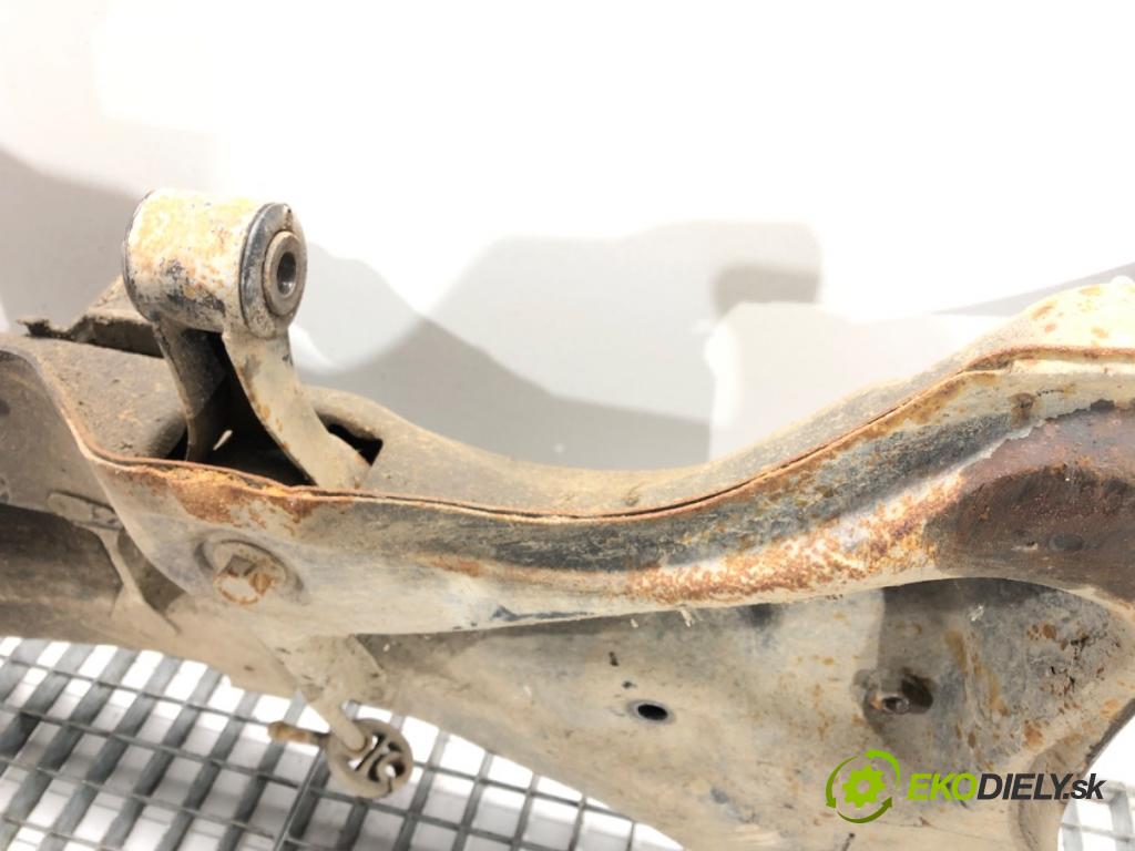 TOYOTA AYGO (_B1_) 2005 - 2014    1.0 (KGB10_) 50 kW [68 KM] benzyna 2005 - 2014  výztuha pod motor  (Výztuhy přední)