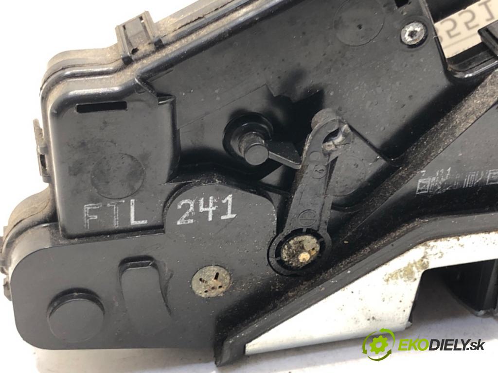 BMW 3 Touring (E46) 1999 - 2005    320 d 110 kW [150 KM] olej napędowy 2001 - 2005  zámok dveře levý přední část