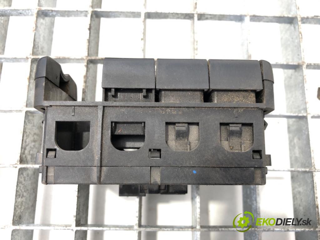MERCEDES-BENZ ACTROS MP2 / MP3 2002 - 2022    3236 B  Panel prepínačov 9435400146 (Prepínače, spínače, tlačidlá a ovládače kúrenia)