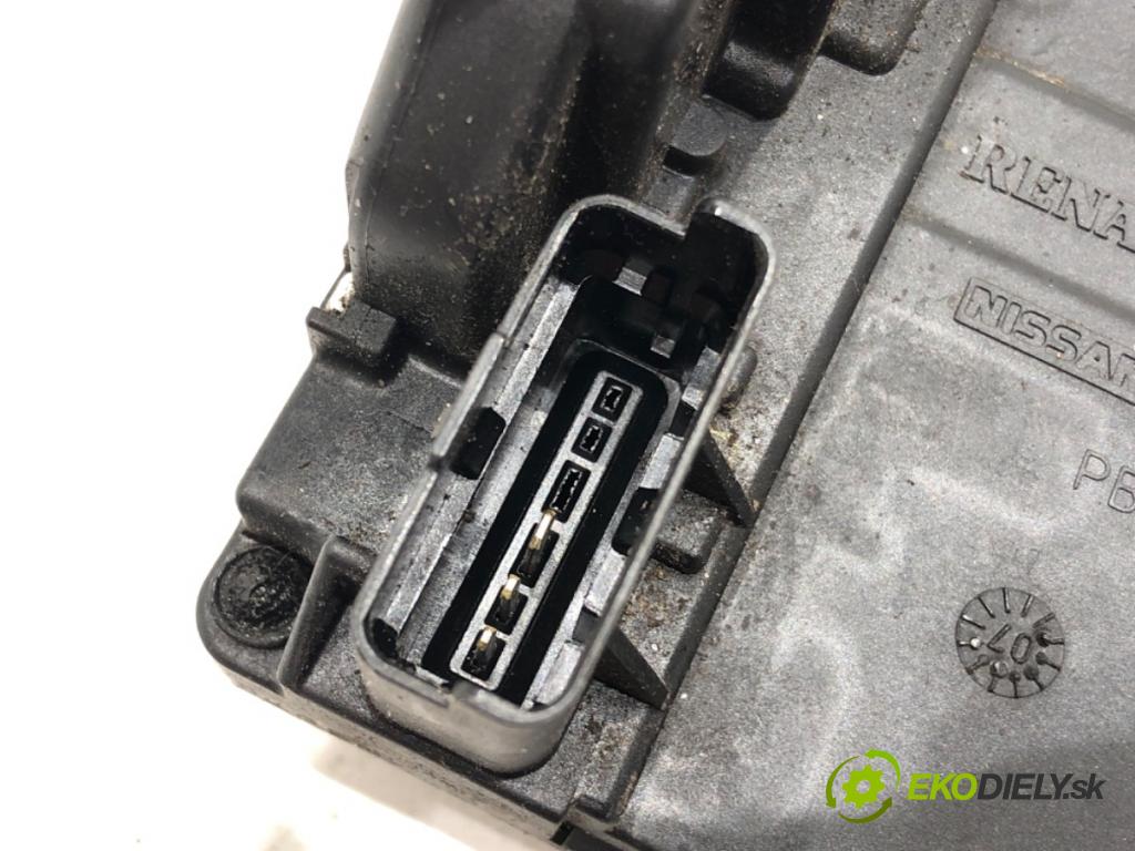 NISSAN MICRA III (K12) 2002 - 2010    1.2 16V 48 kW [65 KM] benzyna 2003 - 2010  zámok dveře levý přední část