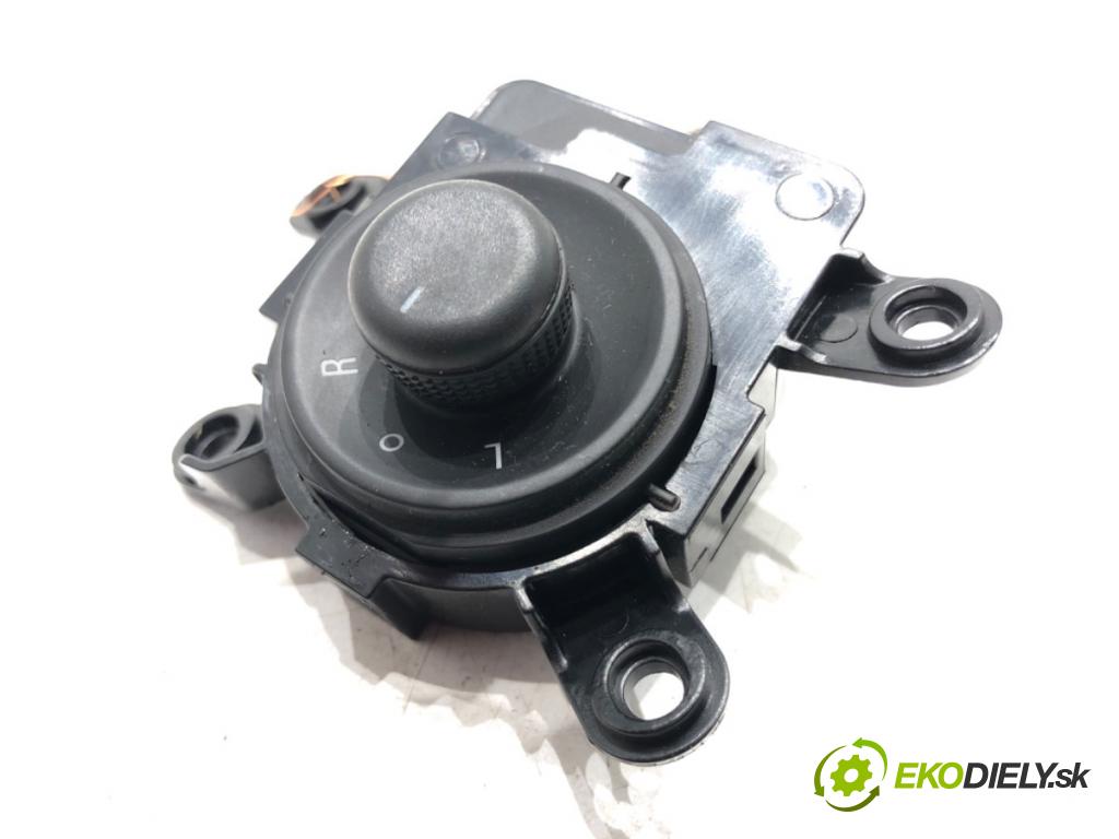 CHEVROLET ORLANDO (J309) 2010 - 2022    1.8 LPG 104 kW [141 KM] Benzyna / gaz samochodowy   Prepínač nastavenia spätných zrkadiel 13272182 (Prepínače, spínače, tlačidlá a ovládače kúrenia)