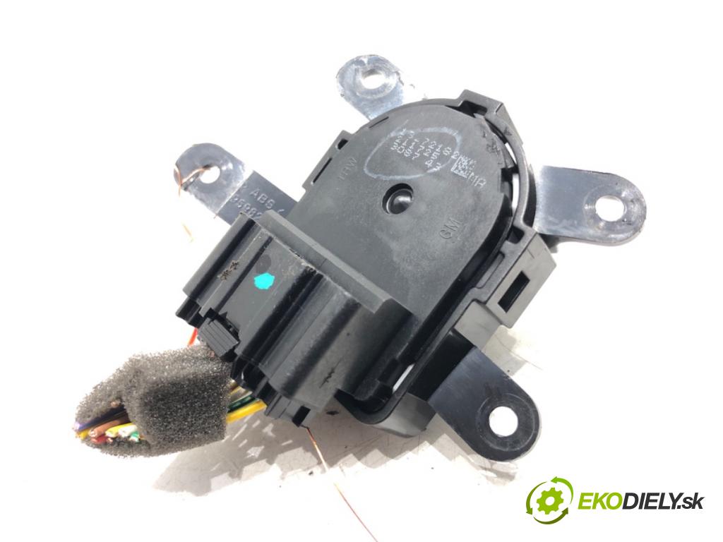 CHEVROLET ORLANDO (J309) 2010 - 2022    1.8 LPG 104 kW [141 KM] Benzyna / gaz samochodowy   Prepínač nastavenia spätných zrkadiel 13272182 (Prepínače, spínače, tlačidlá a ovládače kúrenia)