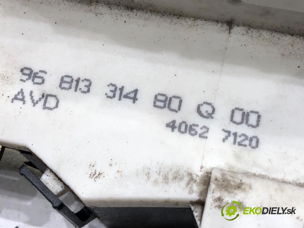 CITROEN C4 I (LC_) 2004 - 2014    1.6 16V 80 kW [109 KM] benzyna 2004 - 2011  zámok dveře pravý přední část 9681331480