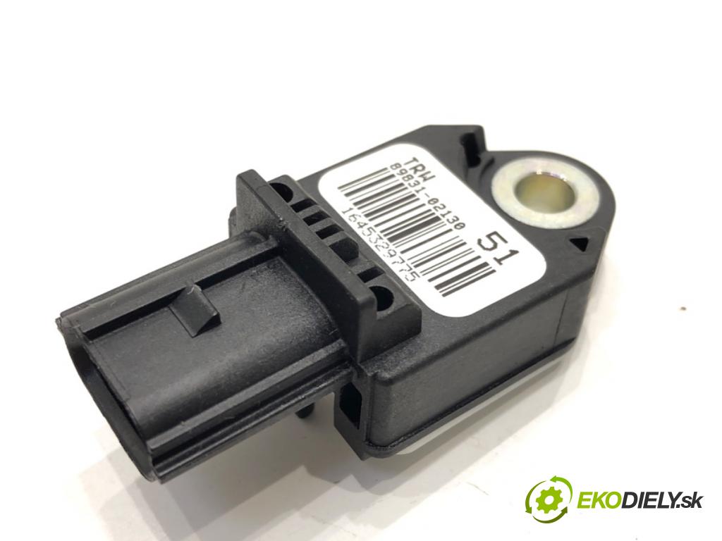 TOYOTA AURIS Kombi (_E18_) 2013 - 2018    1.6 D4-D (WWE185_) 82 kW [112 KM] olej napędowy 20  Snímač nárazu 89831-02130 (Snímače nárazu)