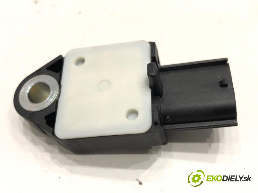 TOYOTA AURIS Kombi (_E18_) 2013 - 2018    1.6 D4-D (WWE185_) 82 kW [112 KM] olej napędowy 20  Snímač nárazu 89831-02130 (Snímače nárazu)