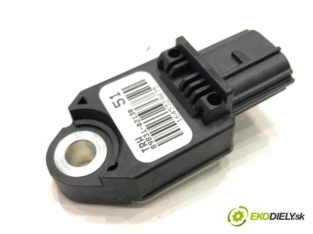 TOYOTA AURIS Kombi (_E18_) 2013 - 2018    1.6 D4-D (WWE185_) 82 kW [112 KM] olej napędowy 20  Snímač nárazu 89831-02130 (Snímače nárazu)