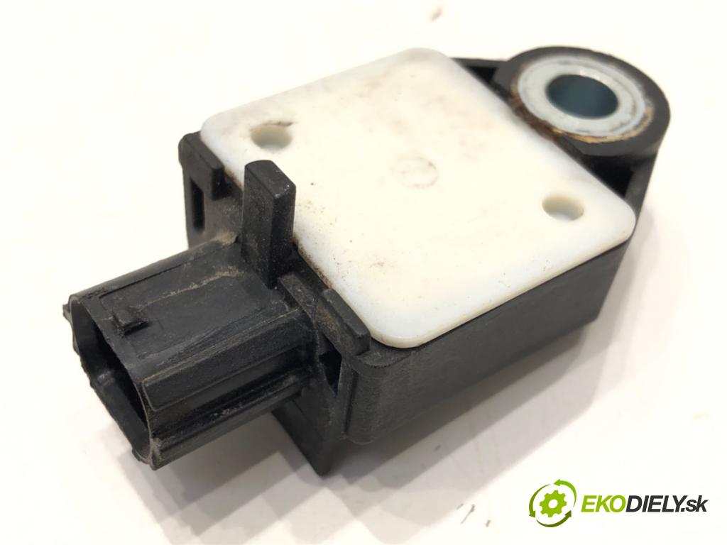 TOYOTA AURIS Kombi (_E18_) 2013 - 2018    1.6 D4-D (WWE185_) 82 kW [112 KM] olej napędowy 20  Snímač nárazu 89173-02080 (Snímače nárazu)