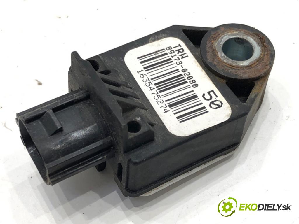 TOYOTA AURIS Kombi (_E18_) 2013 - 2018    1.6 D4-D (WWE185_) 82 kW [112 KM] olej napędowy 20  Snímač nárazu 89173-02080 (Snímače nárazu)