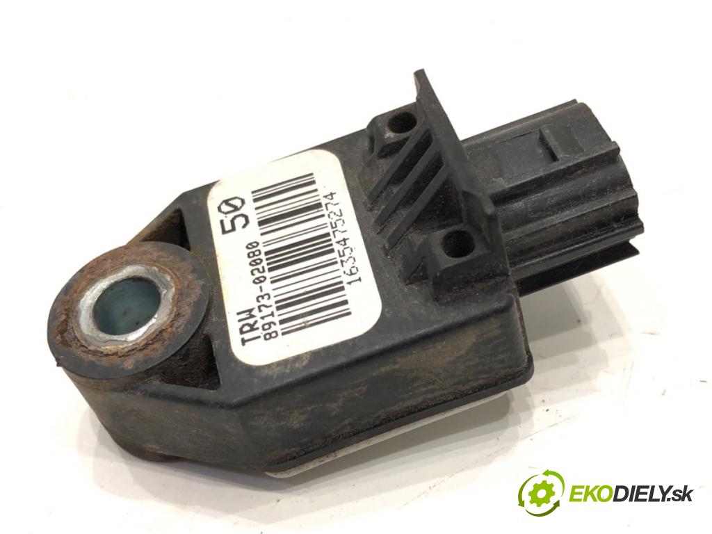 TOYOTA AURIS Kombi (_E18_) 2013 - 2018    1.6 D4-D (WWE185_) 82 kW [112 KM] olej napędowy 20  Snímač nárazu 89173-02080 (Snímače nárazu)