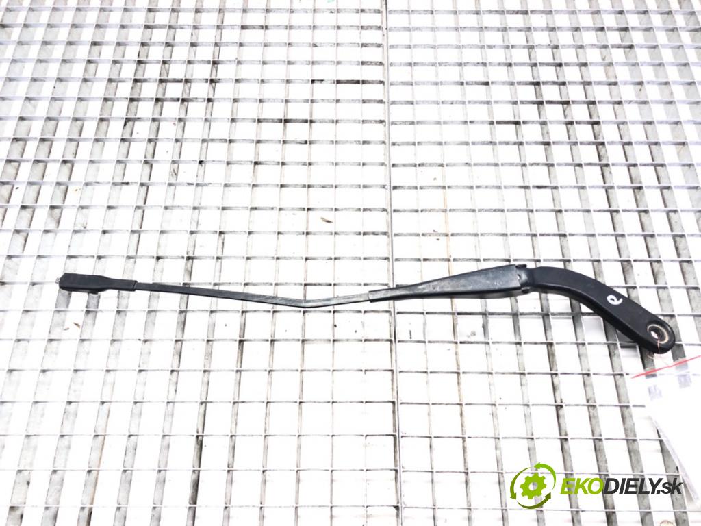 BMW 3 Gran Turismo (F34) 2012 - 2022    318 d 110 kW [150 KM] olej napędowy 2015 - 2022  ramena stěrače pravý přední část 7260474
