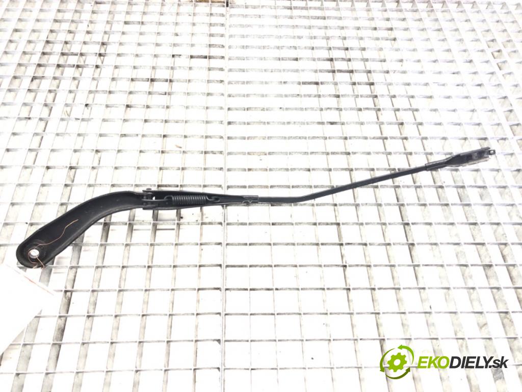 BMW 3 Gran Turismo (F34) 2012 - 2022    318 d 110 kW [150 KM] olej napędowy 2015 - 2022  ramena stěrače pravý přední část 7260474