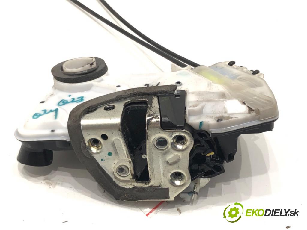TOYOTA AYGO (_B4_) 2014 - 2022    1.0 VVTi (KGB40) 53 kW [72 KM] benzyna 2018 - 2022  zámok dveře levý přední část 