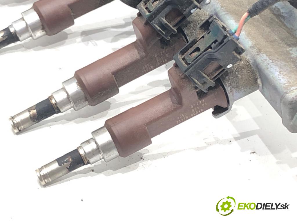 TOYOTA AYGO (_B4_) 2014 - 2022    1.0 VVTi (KGB40) 53 kW [72 KM] benzyna 2018 - 2022  Lišta vstrekovacia 23250-0040 (Vstrekovacie lišty)