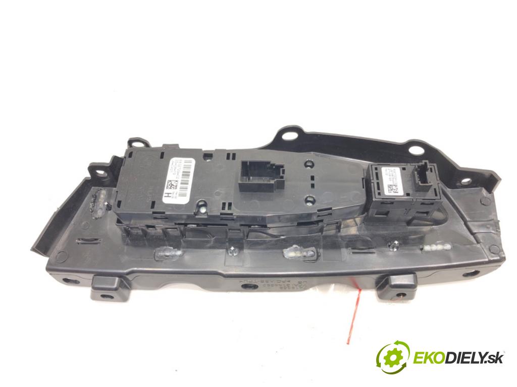 BMW G01 SUV 2019 140 kW xDrive 20 d 1995 přepínač oken 6832729 7419359 (Páčky pod volantem)