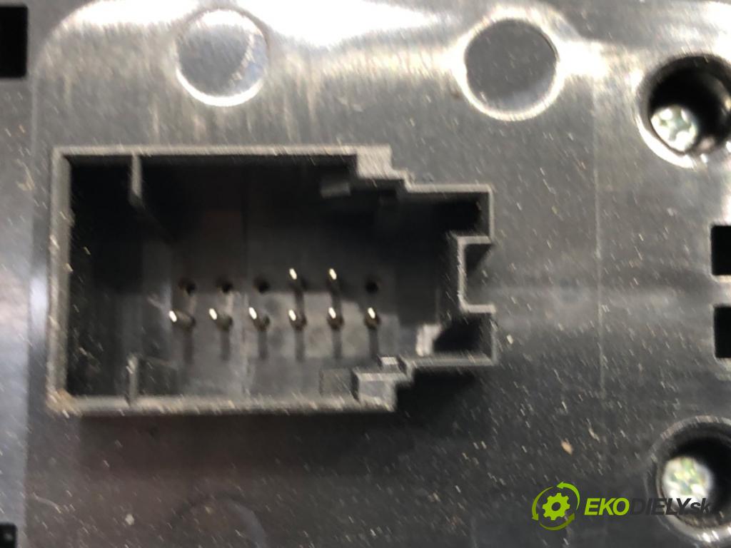 BMW G01 SUV 2019 140 kW xDrive 20 d 1995 přepínač oken 6832729 7419359 (Páčky pod volantem)