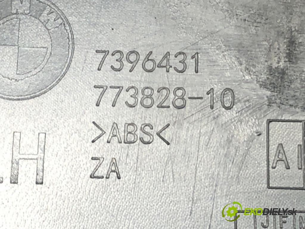 BMW X3 (G01, F97) 2017 - 2022    xDrive 20 d 140 kW [190 KM] olej napędowy 2017 - 2  Clona stĺpika STŘEDNÍ: ľavá strana 7396431