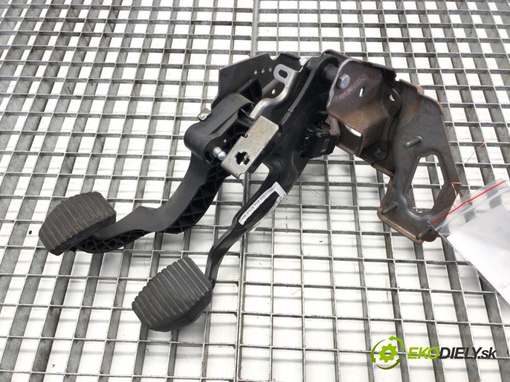 CITROEN DS3 (SA_) 2009 - 2016    1.6 HDi 90 68 kW [92 KM] olej napędowy 2009 - 2015  PEDÁL:  (Pedále)