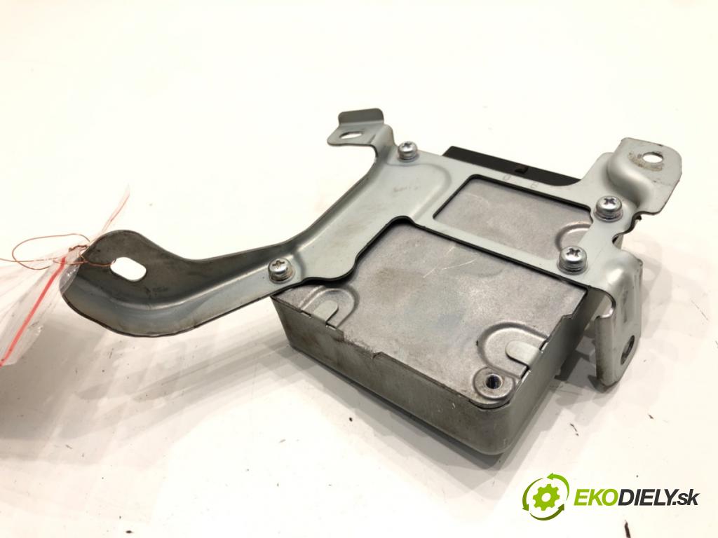 TOYOTA YARIS (_P13_) 2010 - 2022    1.0 (KSP130_) 51 kW [69 KM] benzyna 2010 - 2022  Modul servočerpadlo 89650-0D292 (Ostatné)