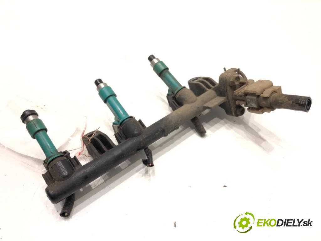 TOYOTA YARIS (_P13_) 2010 - 2022    1.0 (KSP130_) 51 kW [69 KM] benzyna 2010 - 2022  Lišta vstrekovacia 23250-0Q020 (Vstrekovacie lišty)