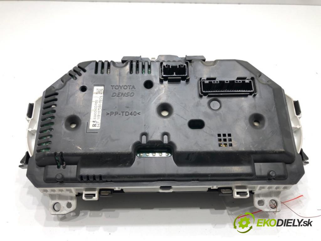 TOYOTA YARIS (_P13_) 2010 - 2022    1.0 (KSP130_) 51 kW [69 KM] benzyna 2010 - 2022  Prístrojovka 83800-0DR50 (Prístrojové dosky, displeje)