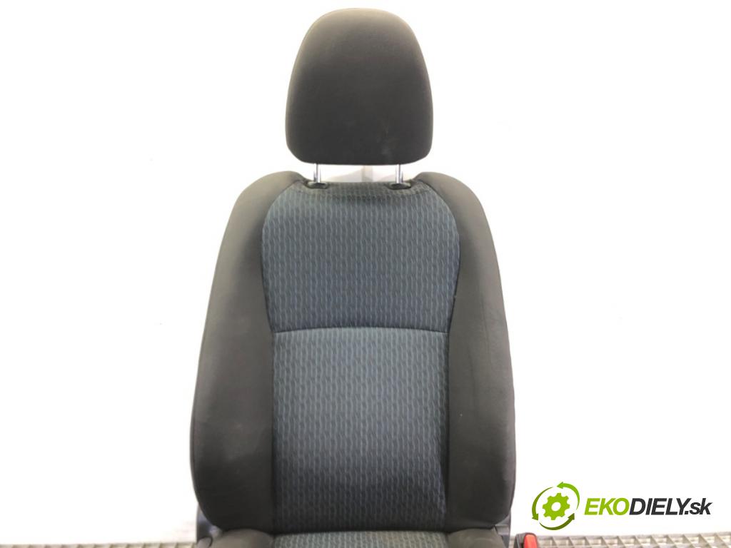 TOYOTA YARIS (_P13_) 2010 - 2022    1.0 (KSP130_) 51 kW [69 KM] benzyna 2010 - 2022  Sedadlo pravy predný