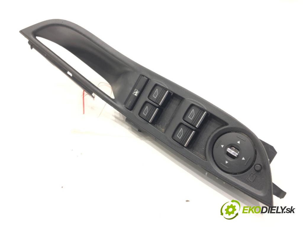 FORD FOCUS III 2010 - 2022    1.6 Ti 92 kW [125 KM] benzyna 2010 - 2017  Prepínač okien AM5T-14A132-CA (Prepínače, spínače, tlačidlá a ovládače kúrenia)