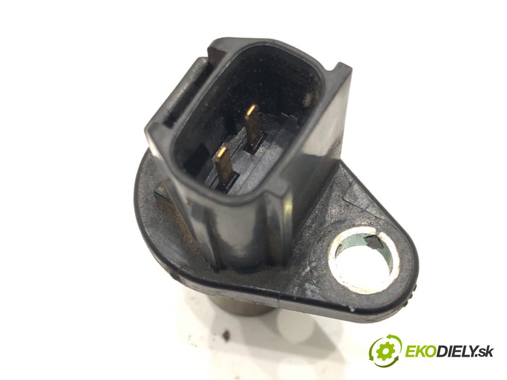 TOYOTA YARIS (_P1_) 1999 - 2005    1.0 (SCP10_) 50 kW [68 KM] benzyna 1999 - 2005  snímač pozice vačkového hřídele 90919-05024 (Snímače polohy kliky, vačky)
