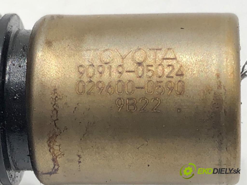 TOYOTA YARIS (_P1_) 1999 - 2005    1.0 (SCP10_) 50 kW [68 KM] benzyna 1999 - 2005  snímač pozice vačkového hřídele 90919-05024 (Snímače polohy kliky, vačky)