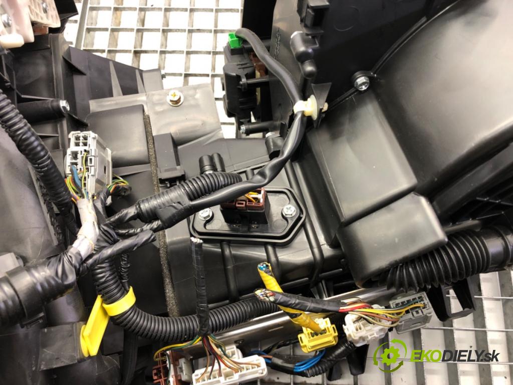 HONDA CIVIC VII Hatchback (EU, EP, EV) 2000 - 2006    1.4 iS (EP1) 66 kW [90 KM] benzyna 2001 - 2005  topné těleso radiátor topení komplet KOMBAJN 79020-S6D-G233-11 (Radiátory topení)