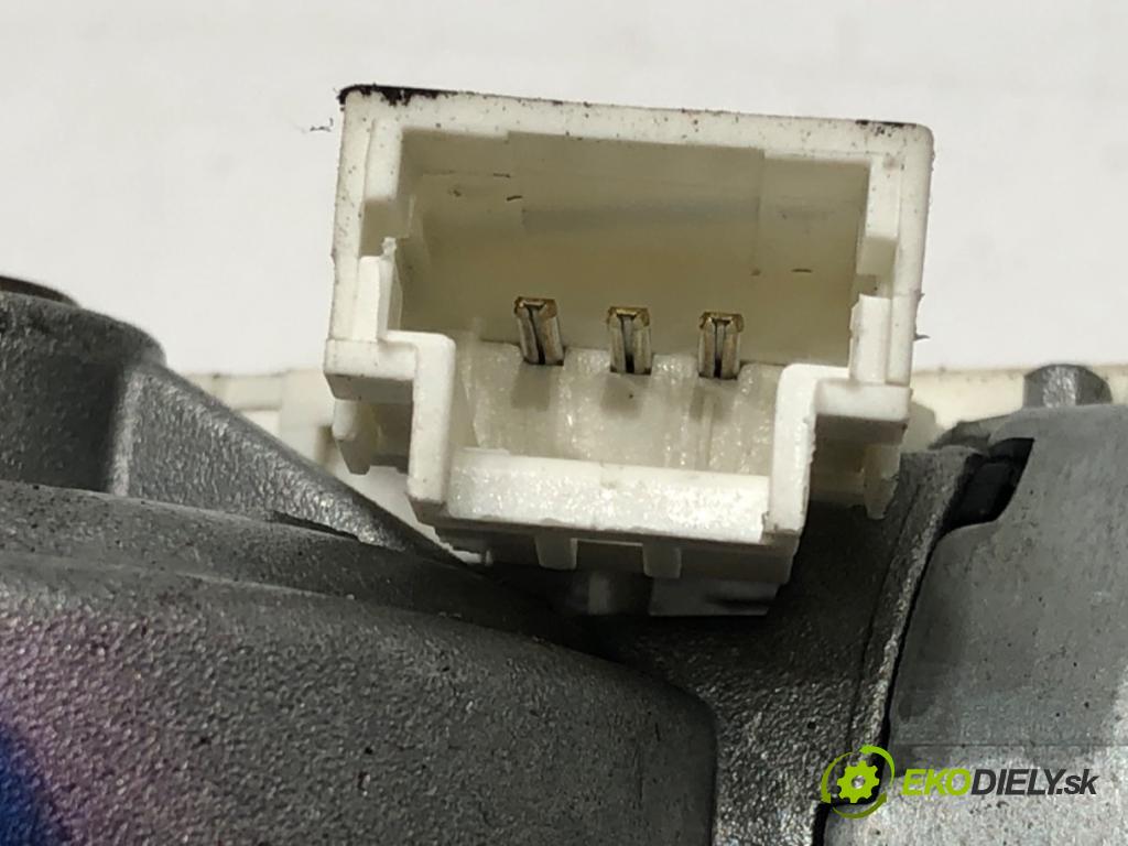 NISSAN TIIDA liftback (C11) 2004 - 2013    1.8 91 kW [124 KM] benzyna 2006 - 2011  Motor stieračov zad 54003205