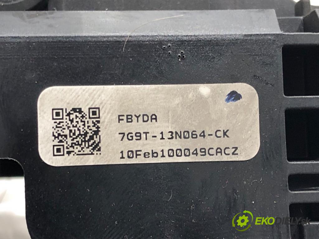 FORD MONDEO IV (BA7) 2007 - 2015    2.0 107 kW [145 KM] benzyna 2007 - 2015  přepínač kombinovaný 7G9T-13N064-CK (Ovládaní topení a přepínače)